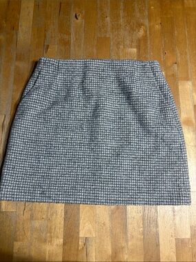 Uniqlo Gray Houndstooth Mini Skirt